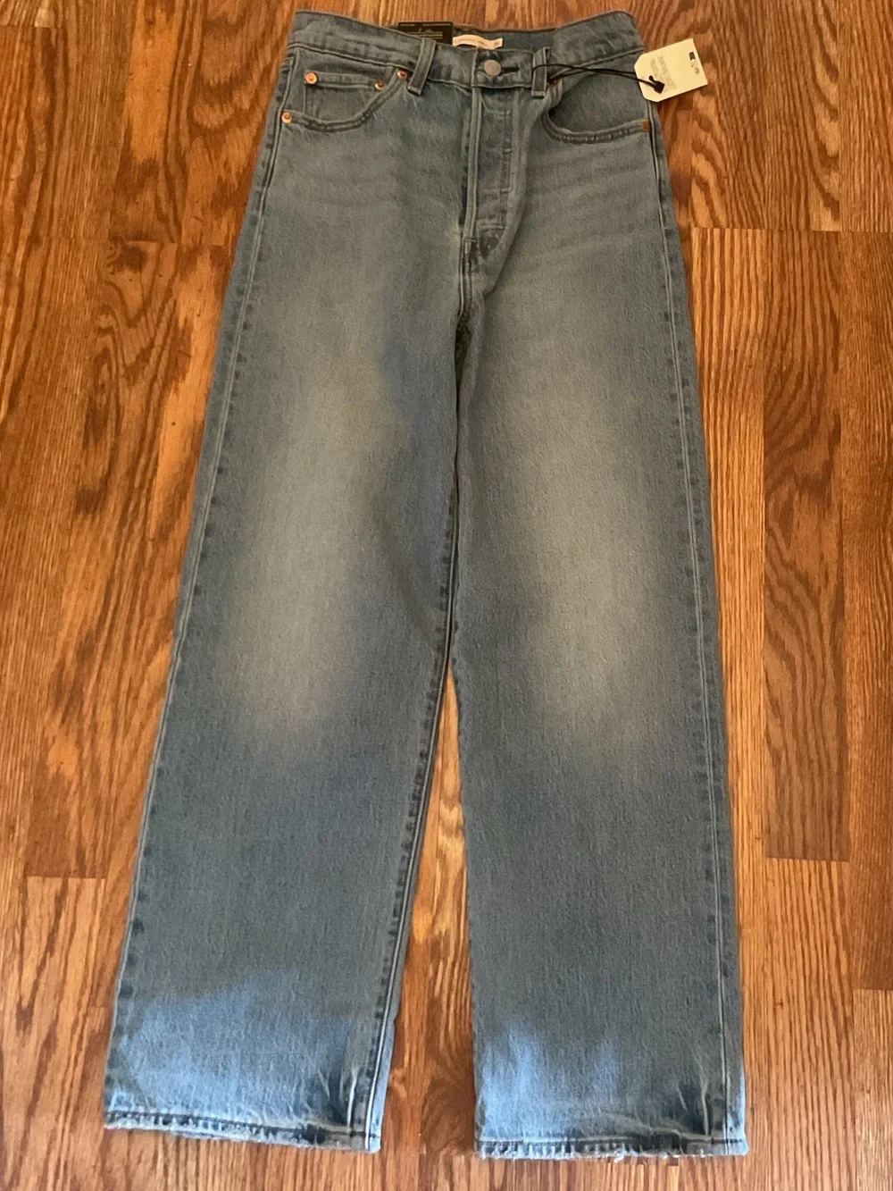 NEW Levi's Premium Ribcage Straight Ankle Jeans - Picture 8 of 16